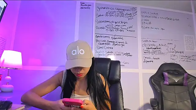 Snapshot of briambrows chatting on 01/25/25, 02:47 briambrows online show from 01/25/25, 02:47