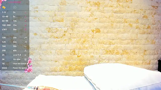 mia roldan  online show from 12/16/24, 11:18