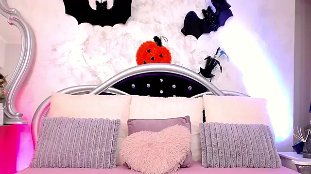 EuphoriaElle online show from 10/15/25, 07:03