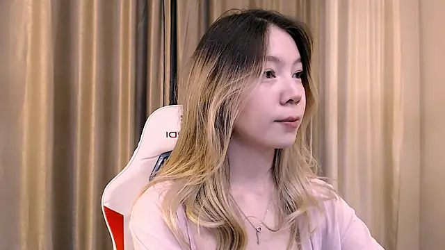 Snapshot of Babby_Rabbit chatting on 11/24/25, 02:50 Babby Rabbit online show from 11/24/25, 02:50