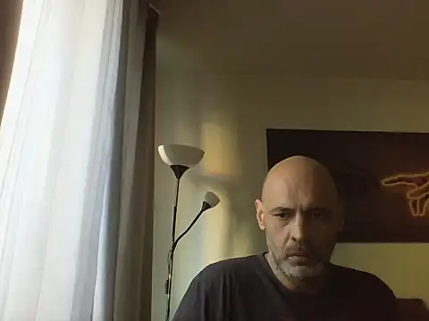 Snapshot of Avamereandmikel chatting on 11/28/25, 02:53 Avamereandmikel online show from 11/28/25, 02:53