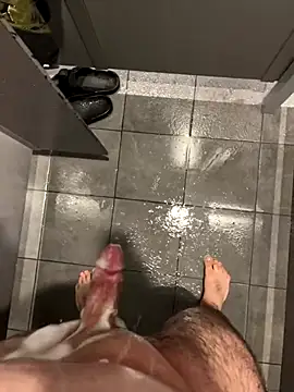 Snapshot of Loco42- chatting on 10/07/25, 01:19 Loco42- online show from 10/07/25, 01:19