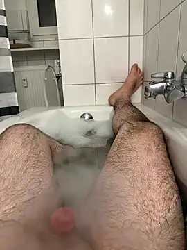 Snapshot of Loco42- chatting on 11/21/25, 01:26 Loco42- online show from 11/21/25, 01:26