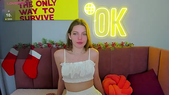 marie reyes  online show from 12/19/24, 01:39