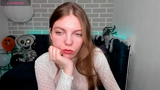 marie reyes  online show from 10/21/25, 01:39