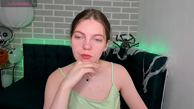 marie reyes  online show from 11/02/25, 01:30