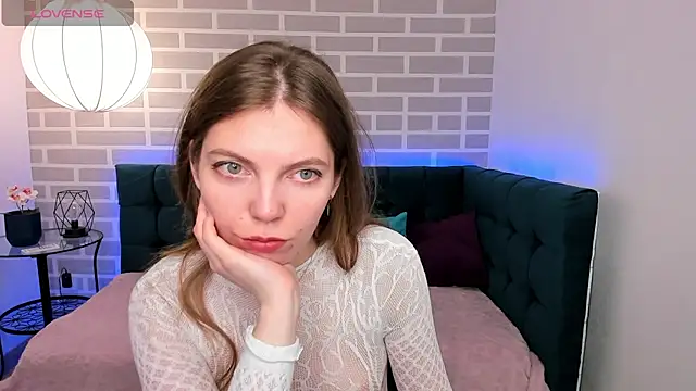 marie reyes  online show from 11/21/25, 08:35