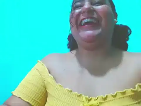 Snapshot of emyli_23 chatting on 12/25/24, 02:25 emyli 23 online show from 12/25/24, 02:25