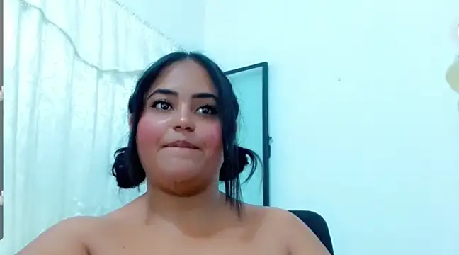 Snapshot of emyli_23 chatting on 02/13/25, 06:48 emyli 23 online show from 02/13/25, 06:48