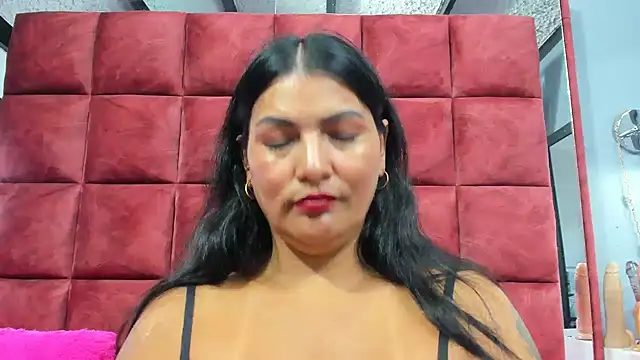 PENELOPELEWISs online show from 01/26/25, 04:30