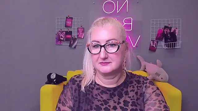 ChristyBrooks online show from 12/20/24, 12:05