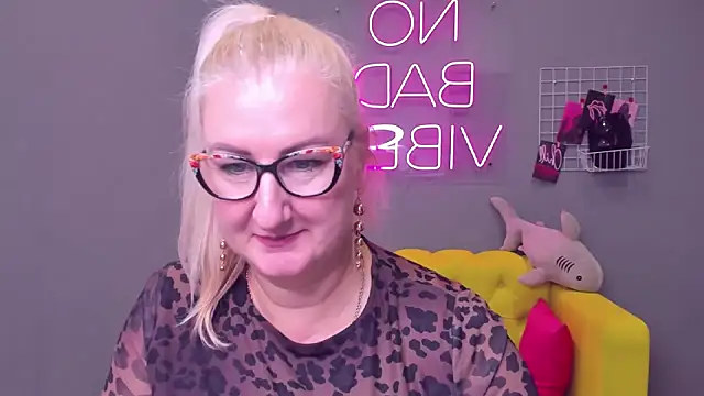 ChristyBrooks online show from 12/20/24, 03:10