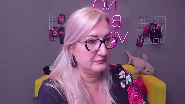ChristyBrooks online show from 12/24/24, 04:30