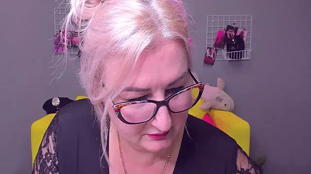 ChristyBrooks online show from 12/28/24, 05:46