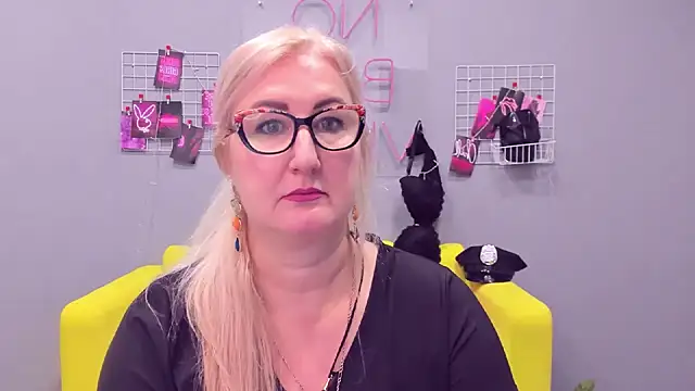 ChristyBrooks online show from 12/30/24, 01:36