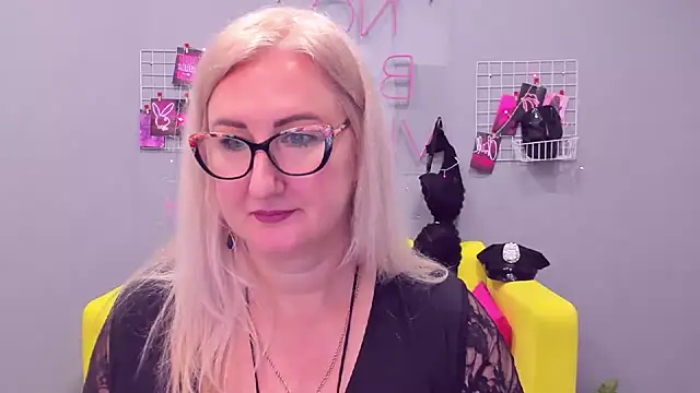 ChristyBrooks online show from 12/30/24, 04:40