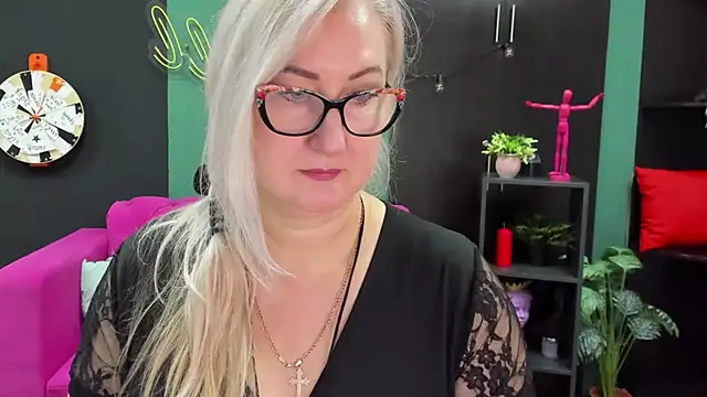 ChristyBrooks online show from 01/03/25, 10:41