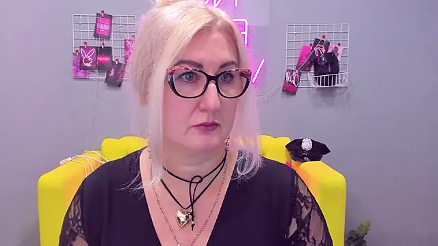 ChristyBrooks online show from 01/08/25, 03:17