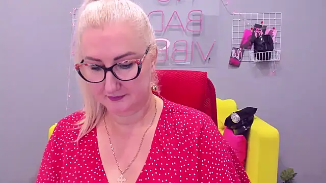 ChristyBrooks online show from 01/10/25, 02:13