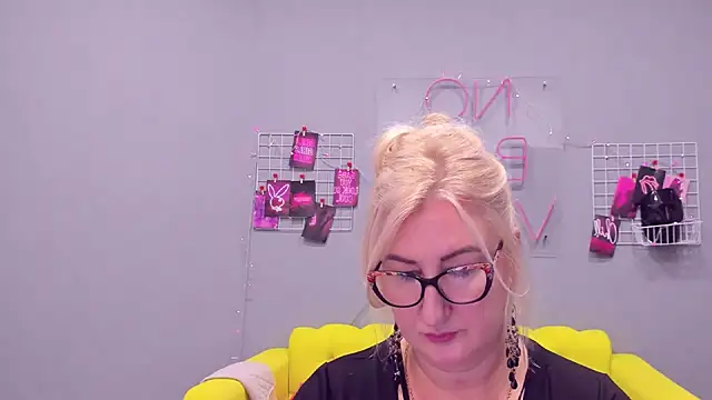 ChristyBrooks online show from 01/14/25, 03:15