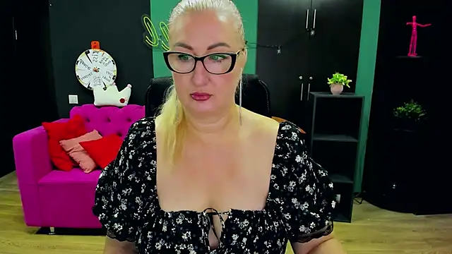 Snapshot of ChristyBrooks chatting on 11/26/25, 05:19 ChristyBrooks online show from 11/26/25, 05:19