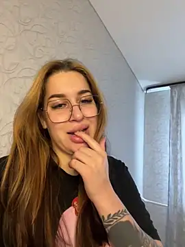 VikiDemi online show from 09/28/25, 10:42