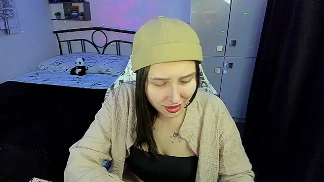 LinaTruly online show from 11/14/25, 09:57