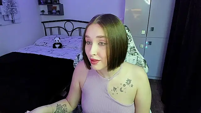 LinaTruly online show from 11/24/25, 08:52