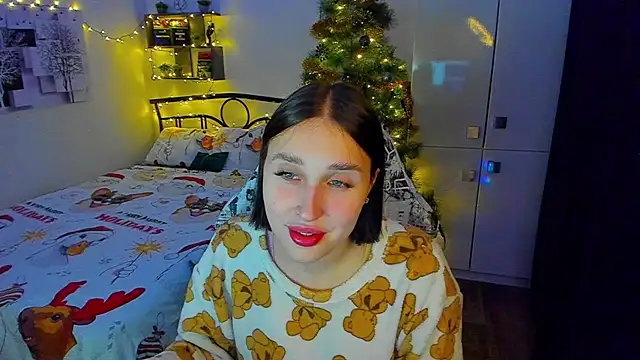 LinaTruly online show from 12/15/25, 10:14