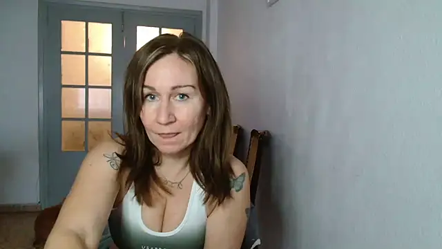 Snapshot of TamaraSweetxo chatting on 12/19/24, 04:02 TamaraSweetxo online show from 12/19/24, 04:02