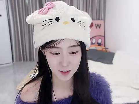 Snapshot of LOLO-yaya chatting on 12/18/24, 07:58 LOLO-yaya online show from 12/18/24, 07:58