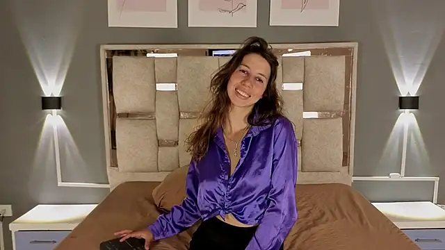 Snapshot of jolie_lov chatting on 09/29/25, 01:16 jolie lov online show from 09/29/25, 01:16