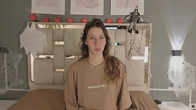 Snapshot of jolie_lov chatting on 10/24/25, 01:18 jolie lov online show from 10/24/25, 01:18