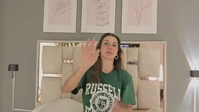 Snapshot of jolie_lov chatting on 11/01/25, 01:35 jolie lov online show from 11/01/25, 01:35