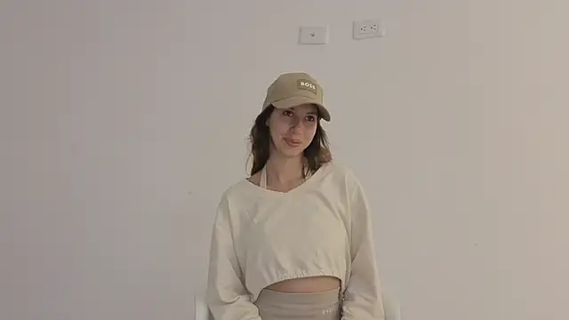 Snapshot of jolie_lov chatting on 11/07/25, 01:44 jolie lov online show from 11/07/25, 01:44