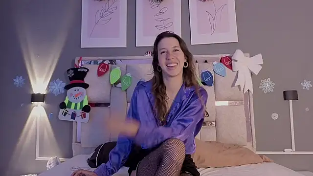 Snapshot of jolie_lov chatting on 11/25/25, 01:33 jolie lov online show from 11/25/25, 01:33