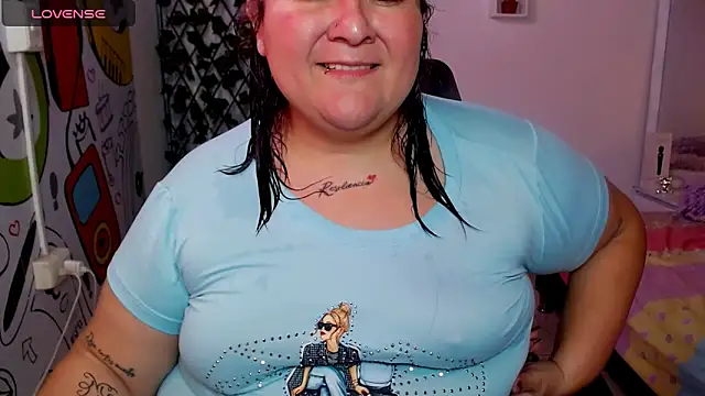 Snapshot of julieta_733 chatting on 12/31/24, 02:03 julieta 733 online show from 12/31/24, 02:03