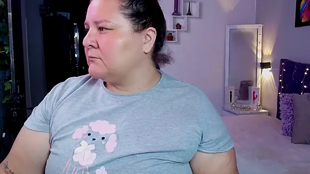 Snapshot of julieta_733 chatting on 01/02/25, 09:28 julieta 733 online show from 01/02/25, 09:28