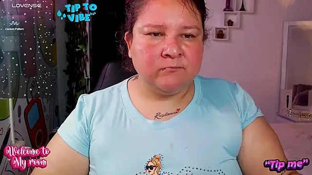 Snapshot of julieta_733 chatting on 01/03/25, 08:43 julieta 733 online show from 01/03/25, 08:43