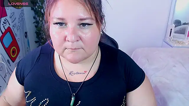 Snapshot of julieta_733 chatting on 01/25/25, 06:24 julieta 733 online show from 01/25/25, 06:24