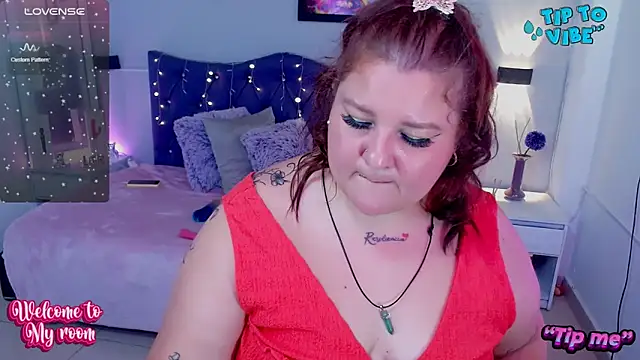 Snapshot of julieta_733 chatting on 02/06/25, 11:15 julieta 733 online show from 02/06/25, 11:15