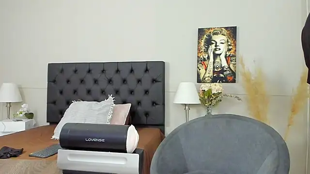 Snapshot of Robin_Rief chatting on 01/30/25, 03:55 Robin Rief online show from 01/30/25, 03:55