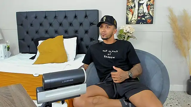 Snapshot of Robin_Rief chatting on 02/26/25, 09:32 Robin Rief online show from 02/26/25, 09:32