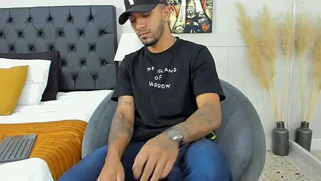 Snapshot of Robin_Rief chatting on 02/28/25, 03:26 Robin Rief online show from 02/28/25, 03:26