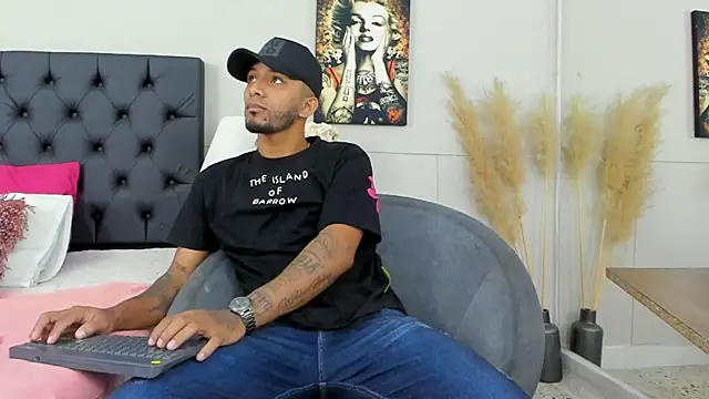 Snapshot of Robin_Rief chatting on 03/09/25, 03:22 Robin Rief online show from 03/09/25, 03:22