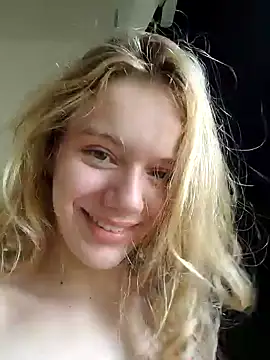 NicoleCut online show from 01/01/25, 02:20