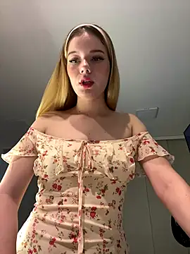 NicoleCut online show from 09/25/25, 10:41