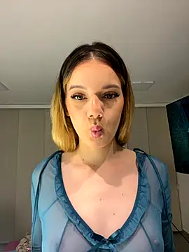 NicoleCut online show from 11/06/25, 10:27