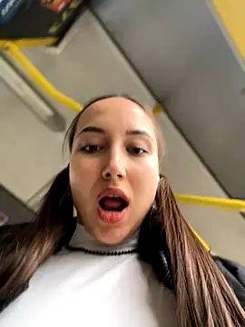 Snapshot of VelvetVixenI chatting on 11/05/25, 12:38 VelvetVixenI online show from 11/05/25, 12:38