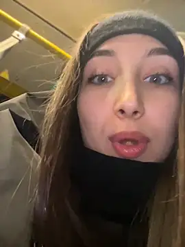 Snapshot of VelvetVixenI chatting on 11/19/25, 05:24 VelvetVixenI online show from 11/19/25, 05:24